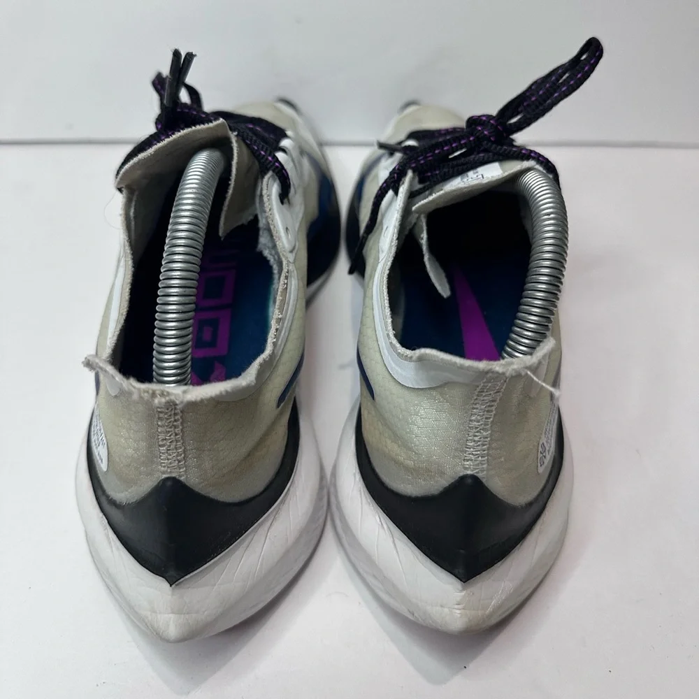 Used Nike women’s White and Blue Athletic Shoes